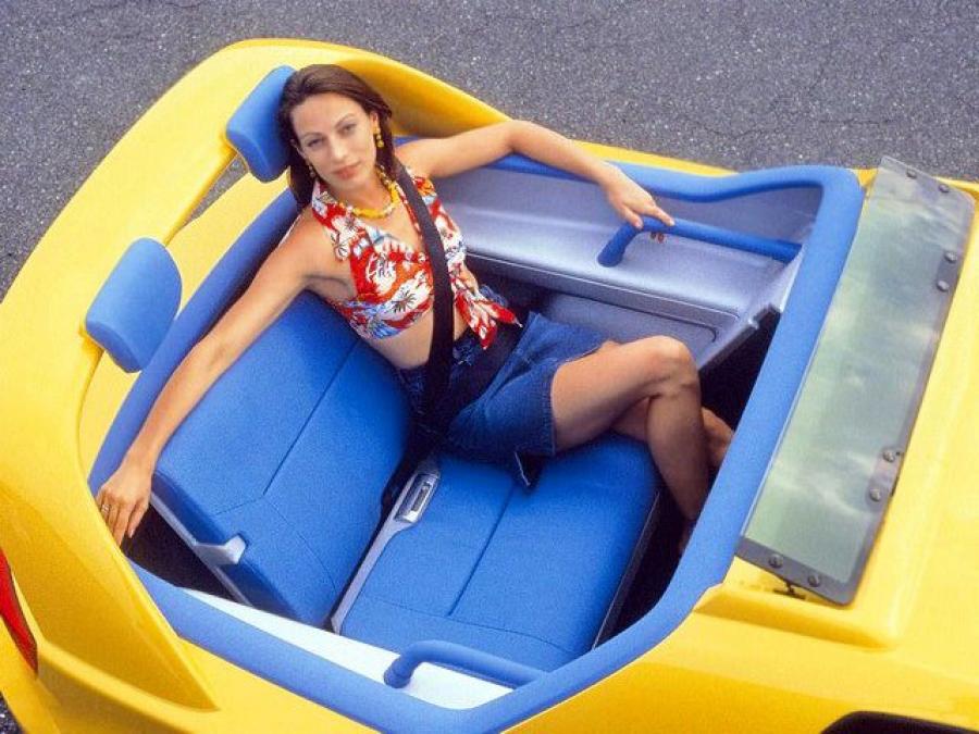 Интерьер Toyota Celica Cruising Deck Concept 1999 года  (фото 7 из 8)